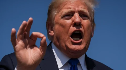 China acusa “forças hostis” de explorar IA para desestabilizar sociedade após Trump rejeitar freio
