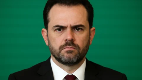 Durigan afirma que crise no STF prejudica a economia e amplia instabilidade
