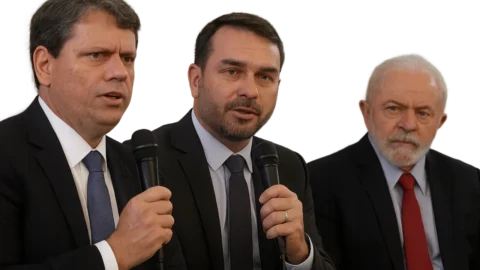 Live de Tarcísio com Flávio Bolsonaro acende alerta no entorno de Lula