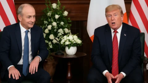 Trump minimiza alertas sobre IA e defende ritmo acelerado para manter liderança dos EUA