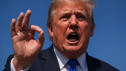 Trump reage a pedidos de freio na IA: chama apelos de “conspiração doentia” e afirma que beneficiariam a China