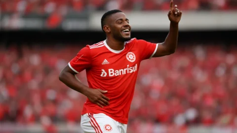 Walter dá a classificação ao Inter, celebra com dança à la Beyoncé e garante pés no chão