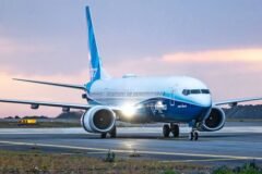 Aprovado após seis anos de atraso, o maior Boeing 737 MAX 10 promete revolucionar a aviação comercial com capacidade para 230 passageiros e grande autonomia de voo