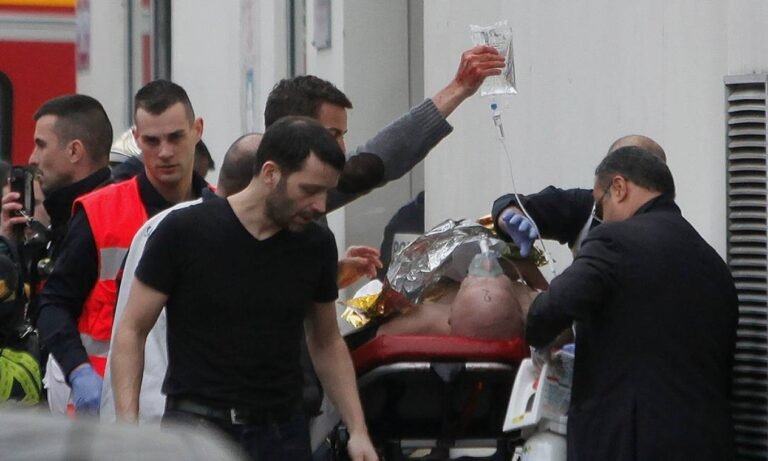 Ataque terrorista em Paris com motorista atirando contra pedestres deixa um morto e quatro feridos na França e assusta autoridades locais