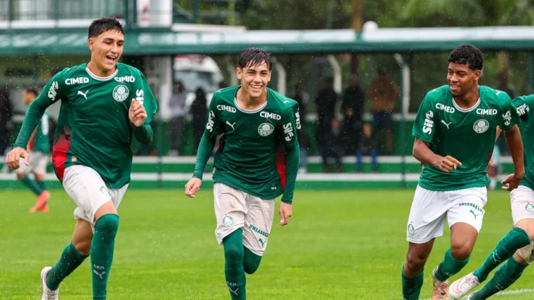 Conheça as joias da base do Palmeiras e do Flamengo que vão disputar a Messi Cup contra gigantes do futebol mundial em torneio internacional