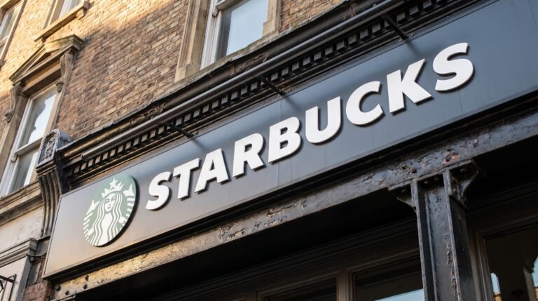 Consumidores processam a Starbucks nos Estados Unidos por propaganda enganosa envolvendo bebidas anunciadas como sem açucar