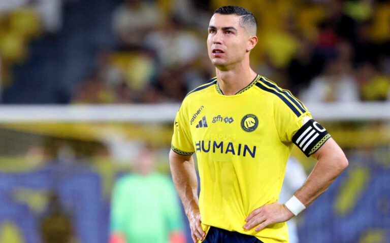 Cristiano Ronaldo lidera ranking dos jogadores mais bem pagos do mundo com o dobro de Messi e Vini Jr. no top 5 da Forbes