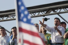 Flávio Bolsonaro domina votos em Orlando, Miami e Nova York nos Estados Unidos