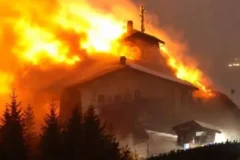 Incêndio atinge o histórico Ninho da Águia, famosa construção usada por Adolf Hitler nos Alpes da Baviera, mobilizando centenas de bombeiros