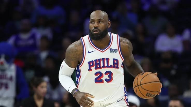 LeBron James estreia pelo Philadelphia 76ers