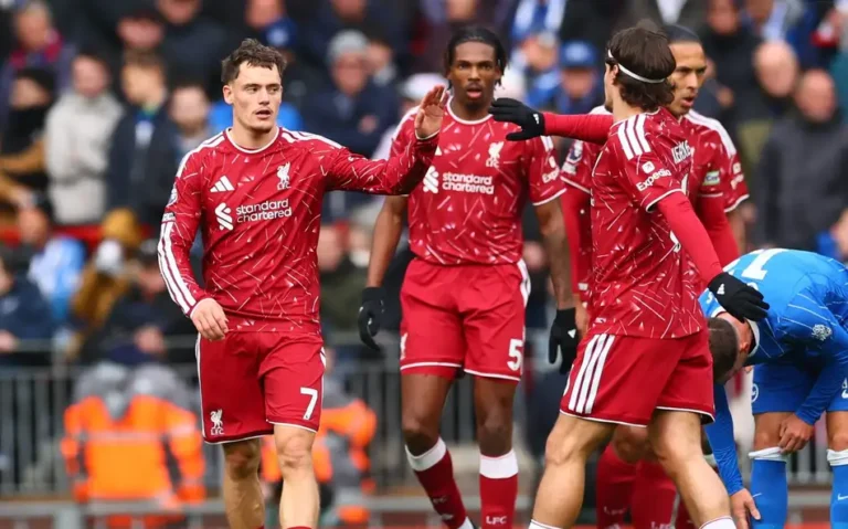 Liverpool vence Brighton em Anfield pela Premier League, segura o melhor ataque da competição e chega aos quinze pontos na tabela de classificação