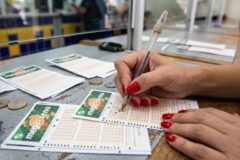 Mega Sena acumula e prêmio dispara para R$ 100 milhões após sorteio sem vencedores