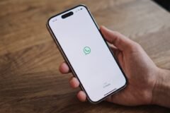 Meta vai bloquear login do WhatsApp em celulares com sistema desatualizado e exige atualização urgente de Android e iOS