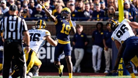 Minnesota vence Michigan pela primeira vez desde 2014 com atuação apagada de Bryce Underwood no futebol americano universitário