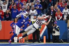 Polêmica na NFL C.J. Gardner-Johnson ironiza touchdown histórico de Efton Chism III
