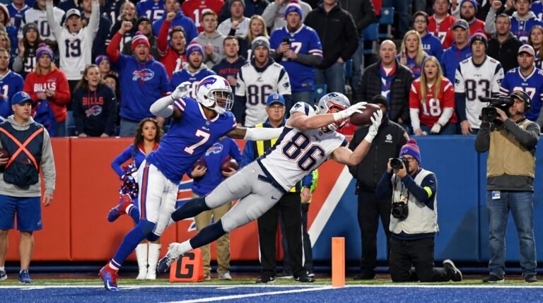 Polêmica na NFL C.J. Gardner-Johnson ironiza touchdown histórico de Efton Chism III