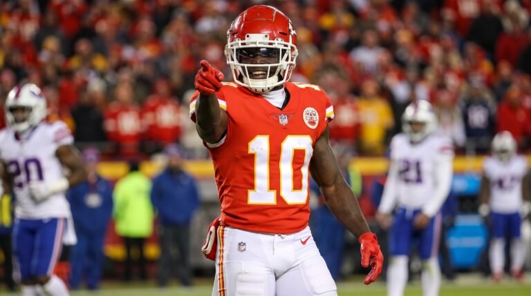 Tyreek Hill pode assinar com novo time em breve enquanto Kansas City Chiefs