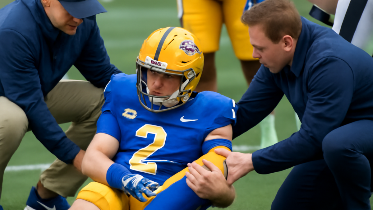 Quarterback Mason Heintschel sofre grave lesão no joelho e desfalca o Pitt pelo resto da temporada do futebol americano universitário