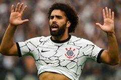 Representação visual com yuri alberto revela estômago, relacionando-se ao Corinthians e apelo por apoio da Fiel.